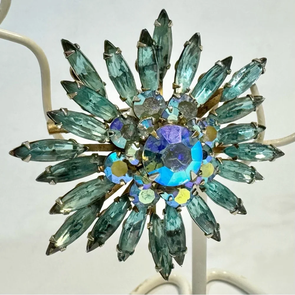 Vintage Unsigned Aqua Blue AB Crystal Navette Starburst Flower Brooch Pin - Picture 5 of 11